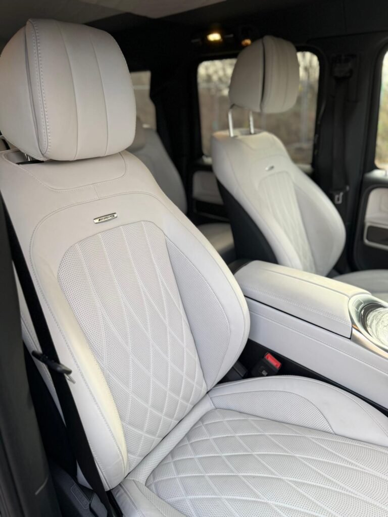 G63 Wit Interieur Stoelen