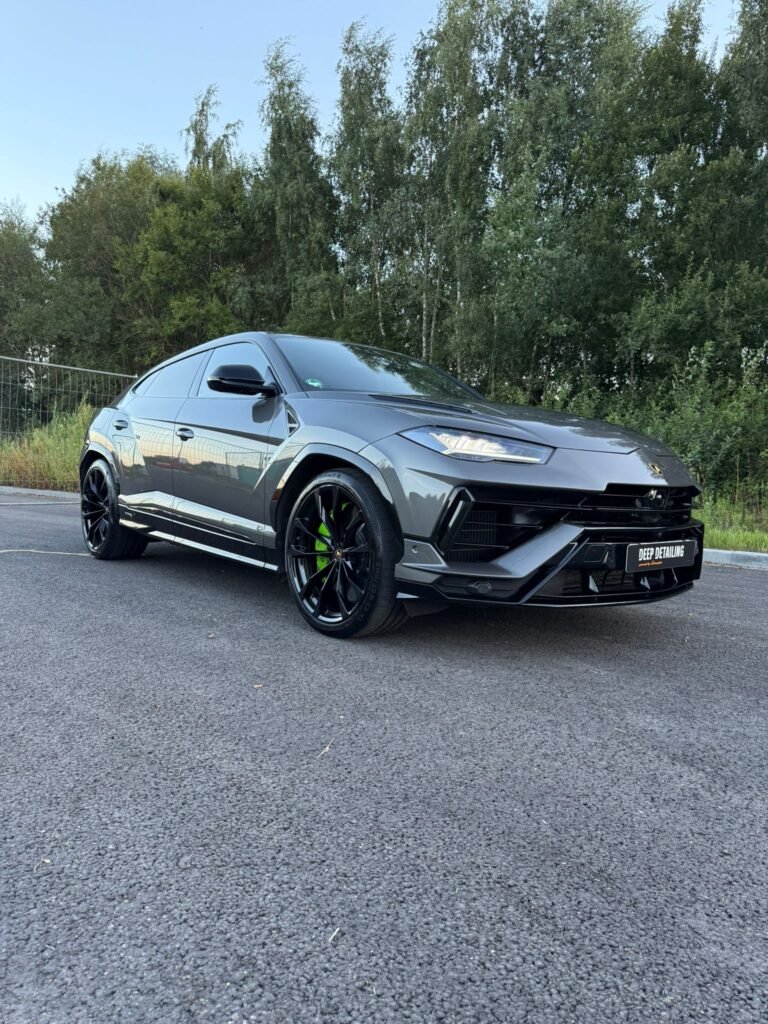 Lamborghini Urus Grijs