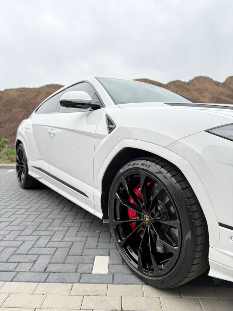 Lamborghini urus Wit