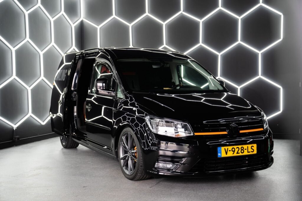 Detail Studio met Bus